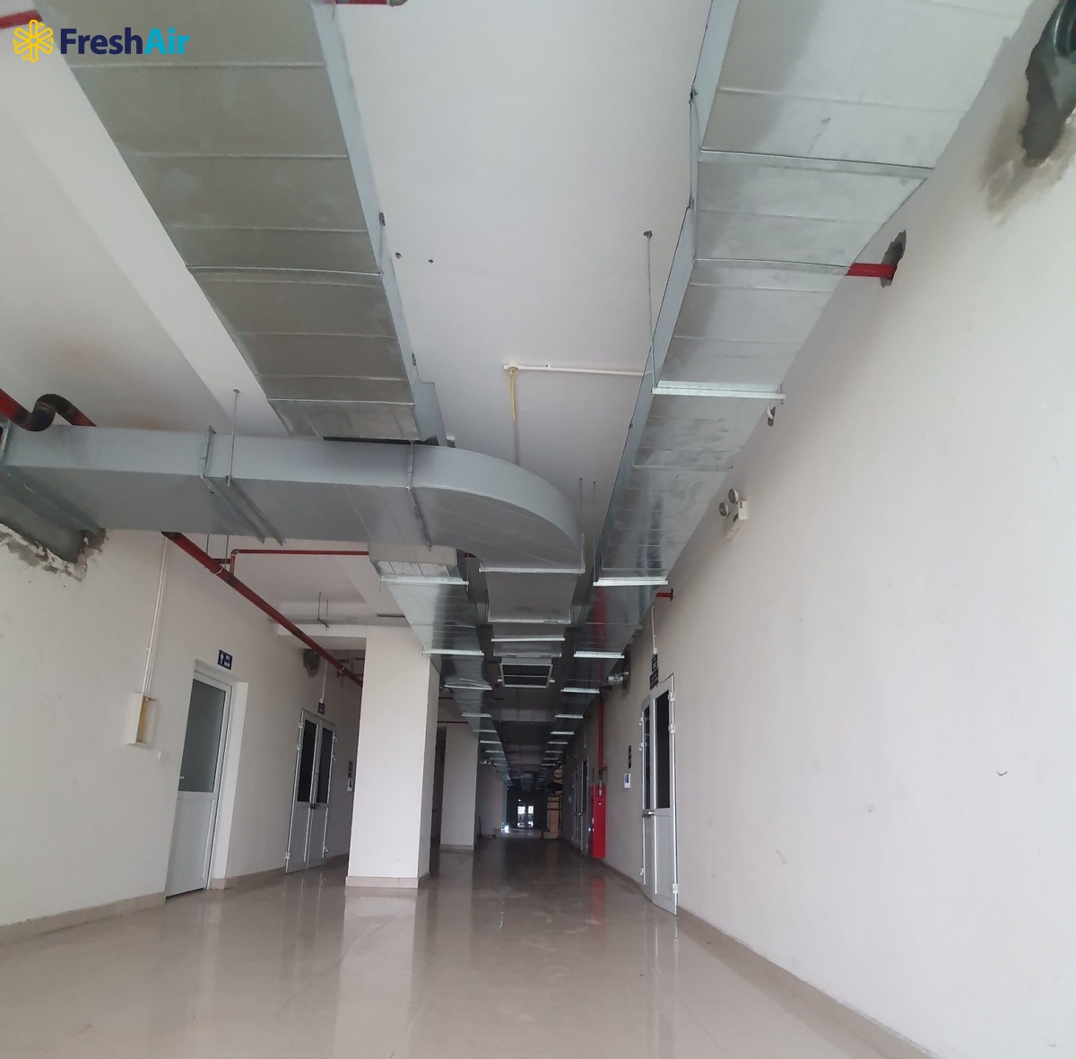 Đường ống dẫn khói tại các tòa chung cư. Đường ống dẫn khói tại các tòa chung cư.