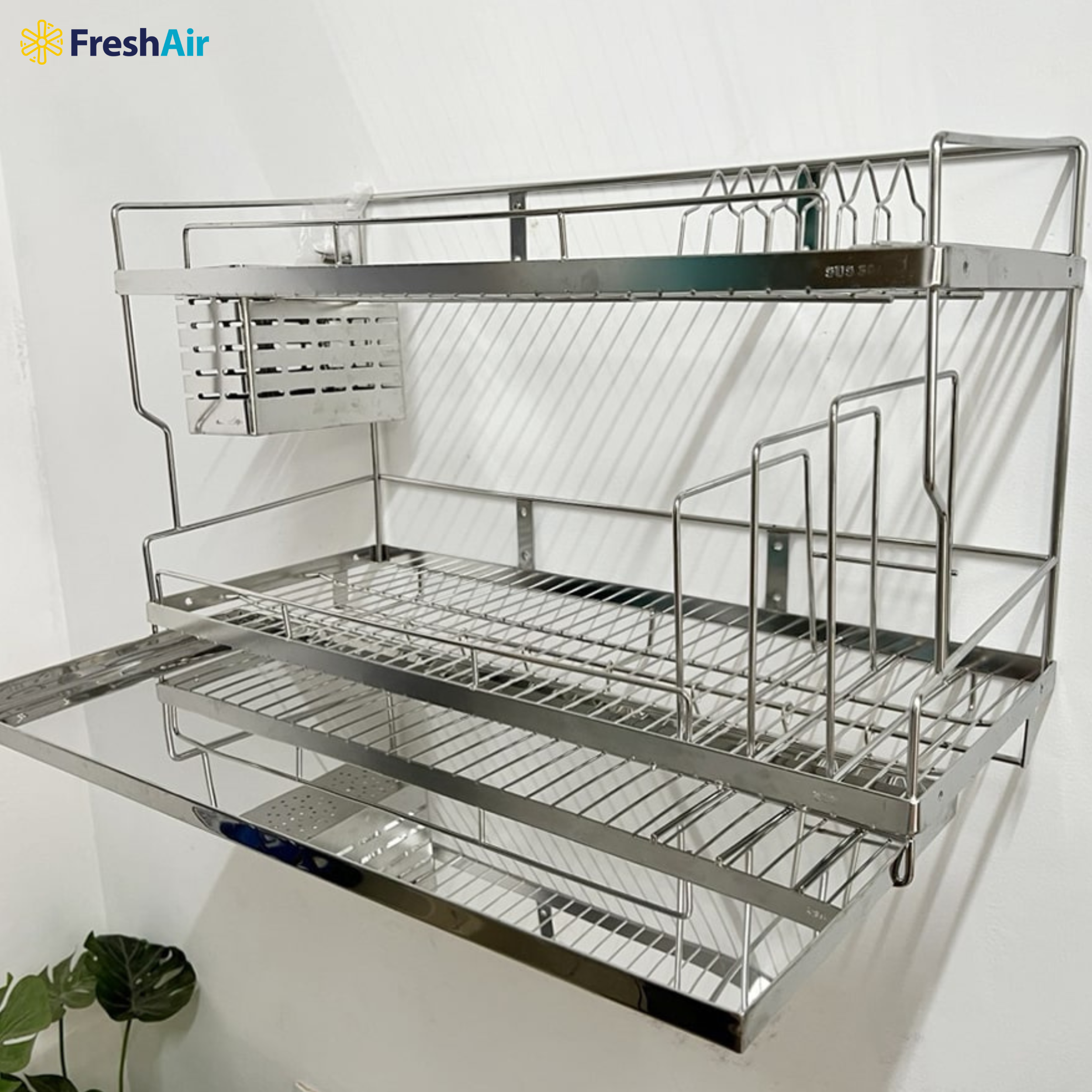 Kệ inox công nghiệp 2 tầng, 3 tầng, 4 tầng được chọn mua ngày càng nhiều, bởi tính tiện dụng, dễ dàng lắp đặt. Có nhiều tầng, để được nhiều vật dụng, dụng cụ ăn uống, tiết kiệm không gian