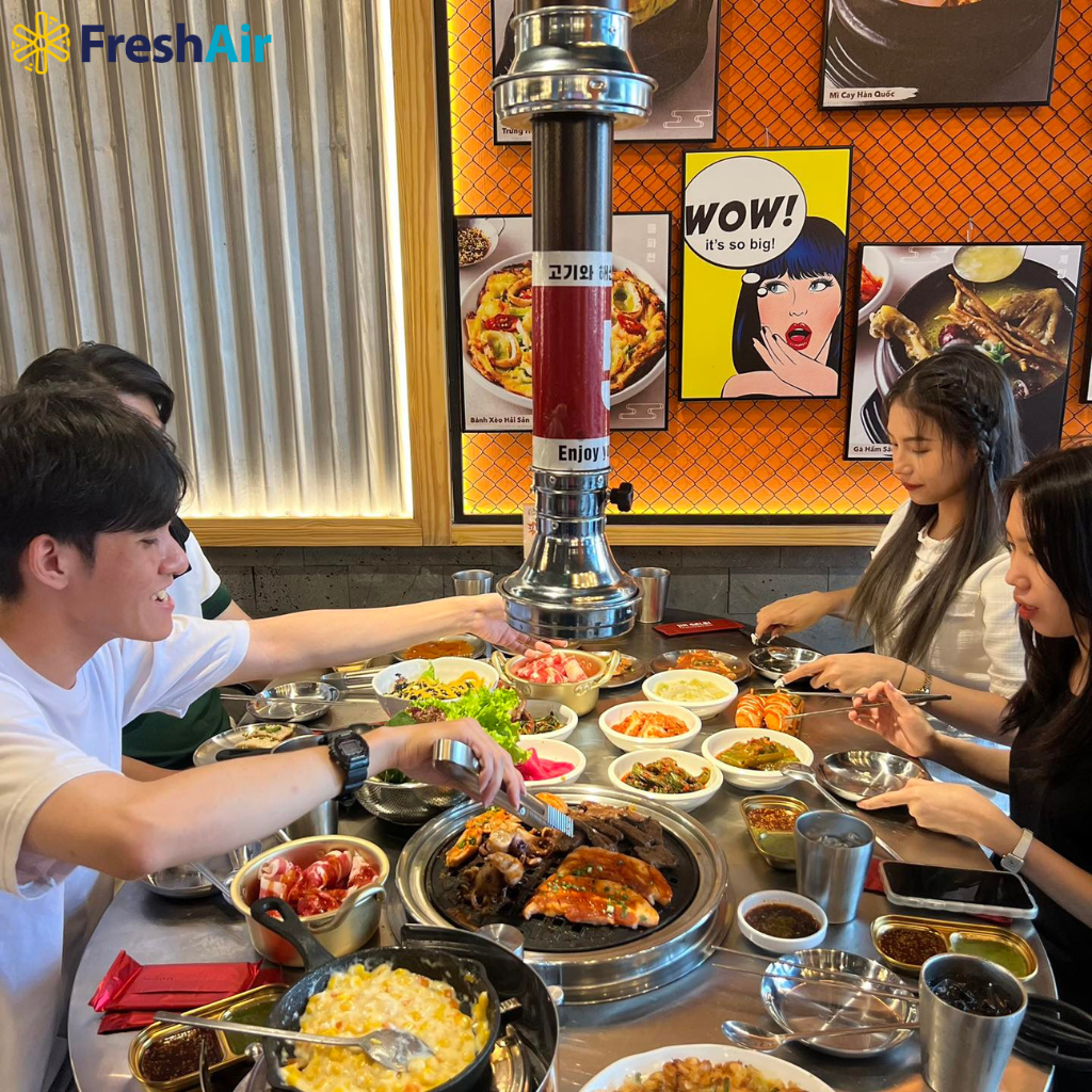 Việc lắp hệ thống hút khói giúp giảm thiểu nguy cơ ốm đau cho nhân viên bếp và mang lại bầu không khí trong lành cho khách hàng