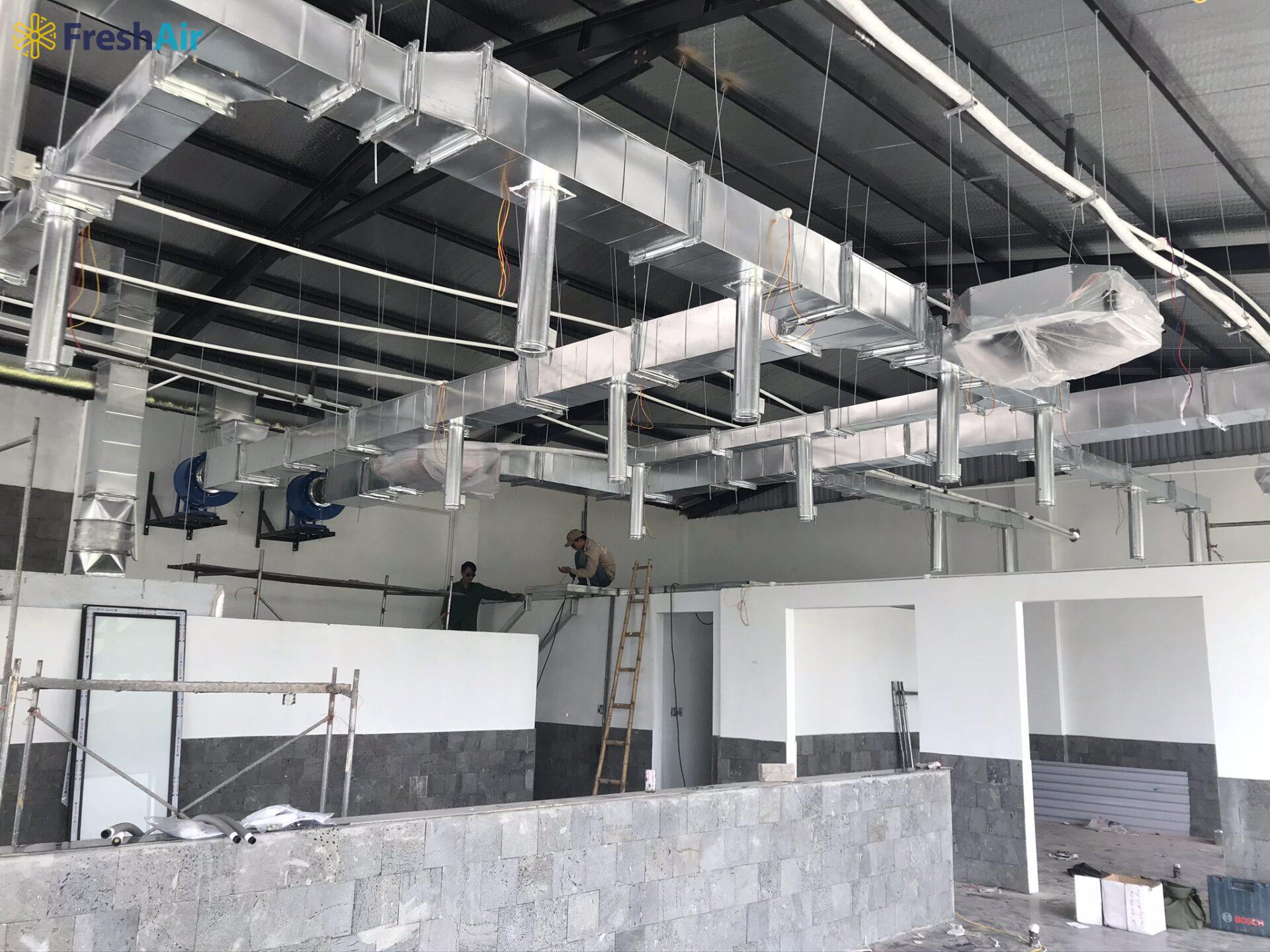 Các tiêu chuẩn thiết kế hệ thống hút khói bếp nhà hàng và công nghiệp